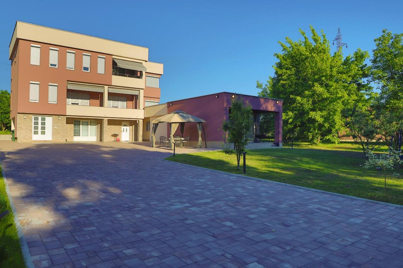 Apartment Vila Tara Bihać Екстериор снимка